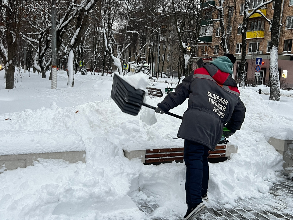 Коммунальные службы округа работают в усиленном режиме после снегопада