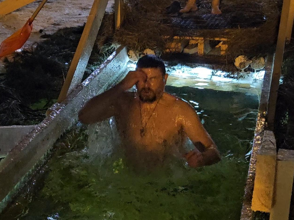 Пятое погружение в прорубь: верующие Жуковского встречают Крещение Господне