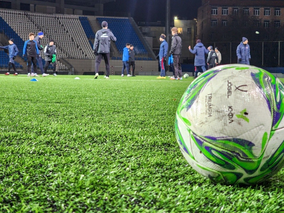 Бег, хоккей и футбол: как спортивно провести 24 и 25 января