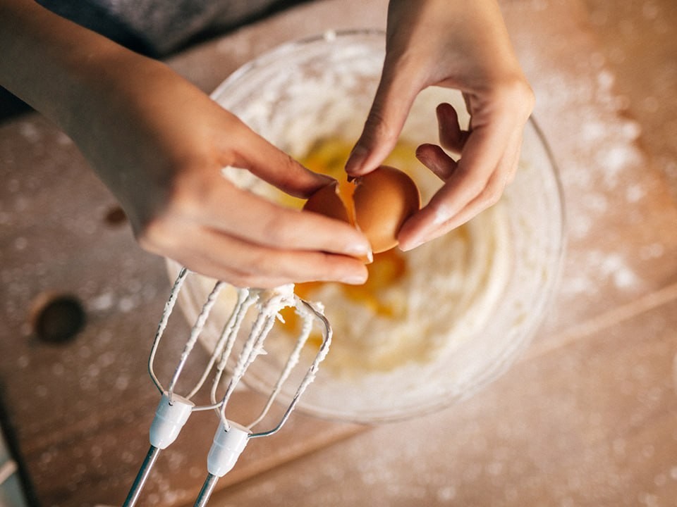 Луховицкий фермер поделилась рецептом творожных кексов с изюмом, цукатами и орехами