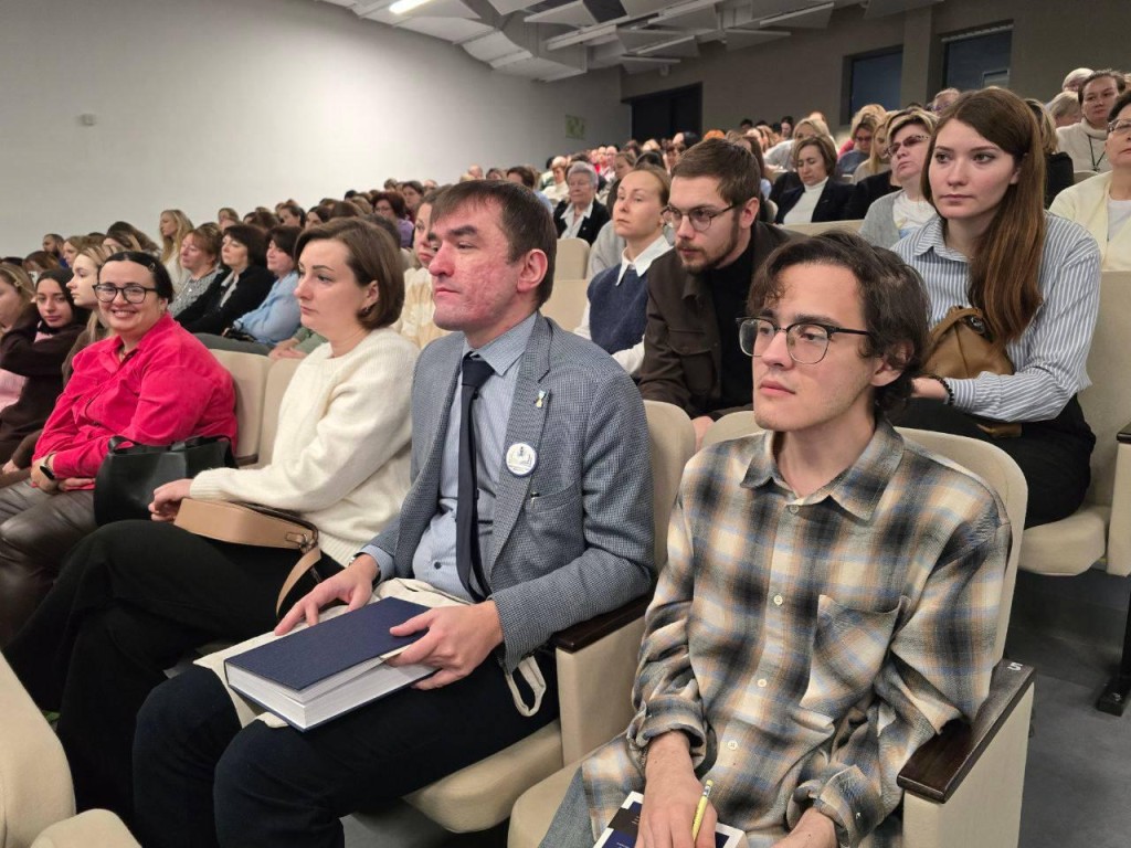 Прививка от ненависти: педагогам и родителям Домодедова раскрыли механизмы манипуляции детьми в цифровом пространстве