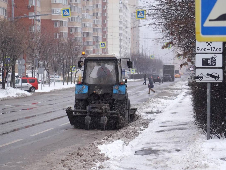 Коммунальные службы Котельников работают в усиленном режиме из-за снегопада