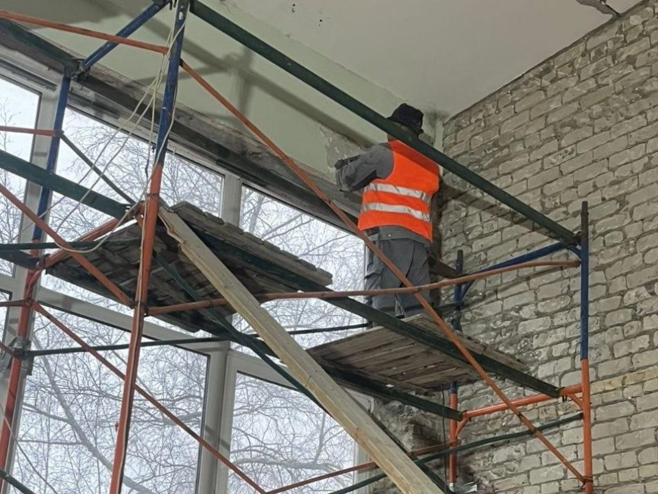 В Кузнецах продолжают масштабную реновацию школы