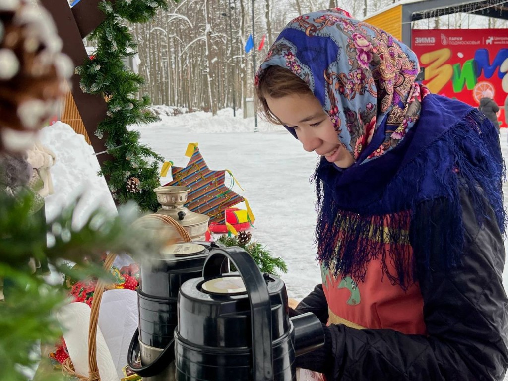 Рождественские гуляния с колядками и хороводами прошли в Наро-Фоминске