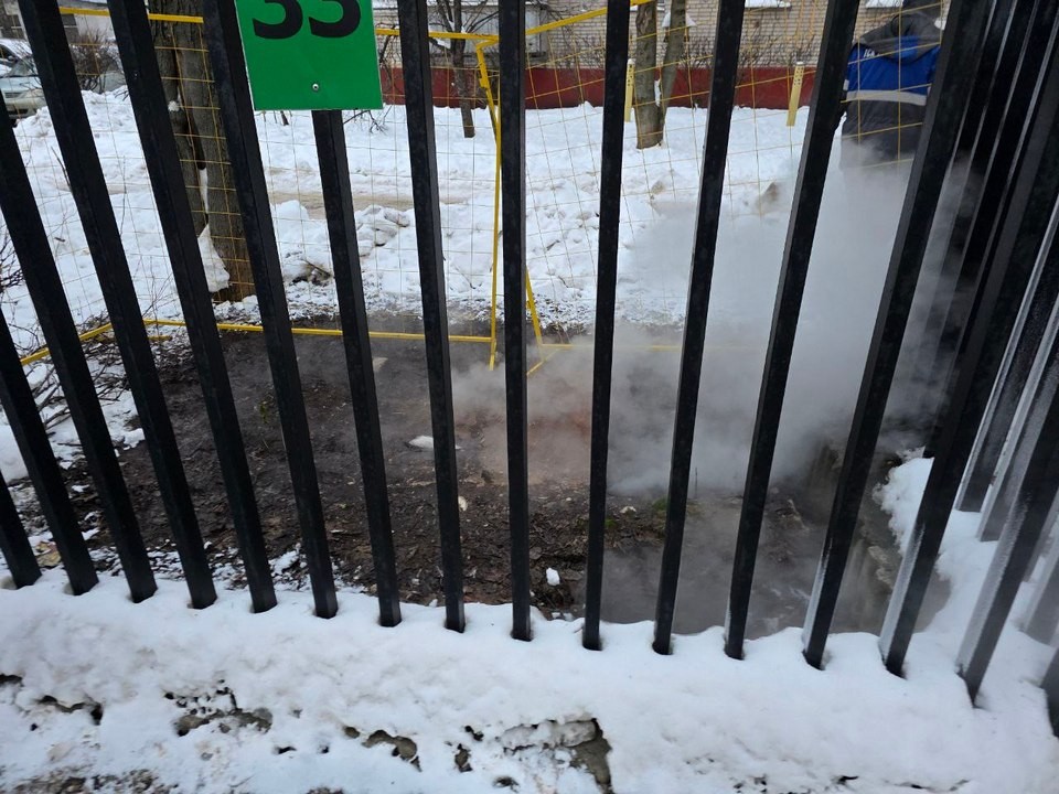 Авария не повлияла на подачу горячей воды и отопления в дома на улицах Энгельса и Молодежной