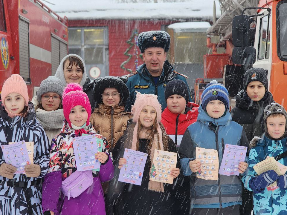 Я б в пожарные пошел: луховицких школьников познакомили с работой в МЧС