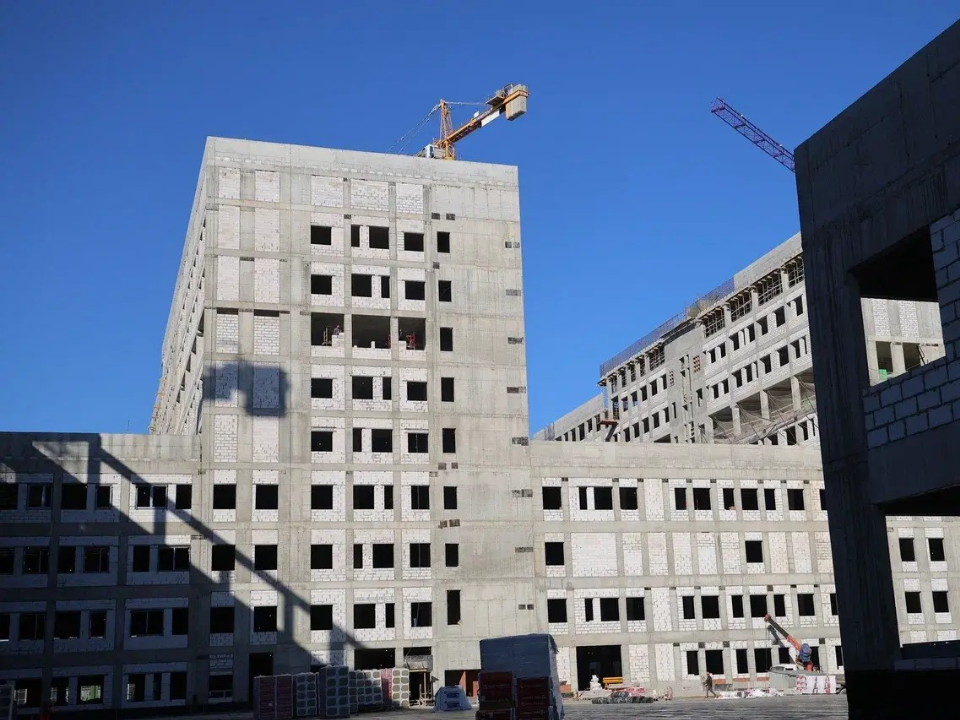 Вертолетная площадка и телемедицина: что еще ждет пациентов новой больницы