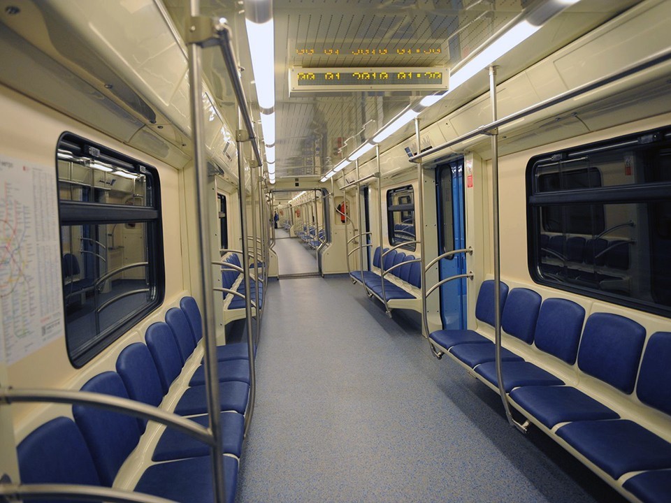 Пассажиры массово сняли штаны в метро: что это за новая акция