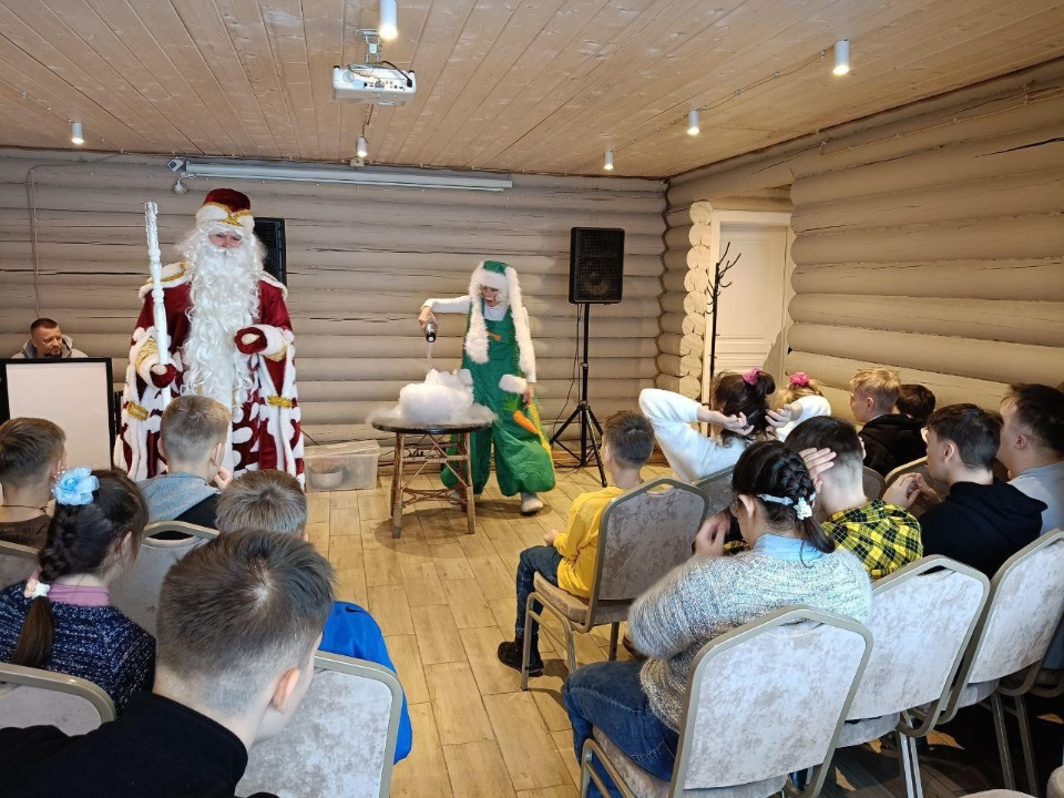 Волшебство в Сергиевом Посаде: что подарила детям благотворительная елка?