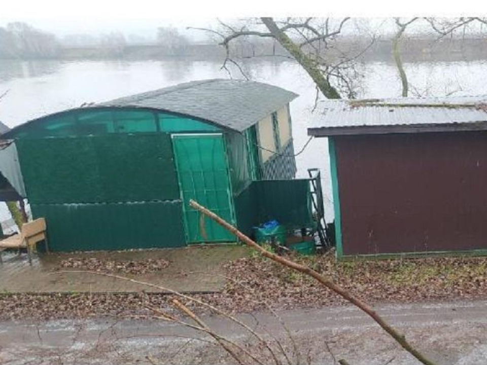 Чистый берег возвращается: прибрежные территории в Дзержинском проверили и привели в порядок