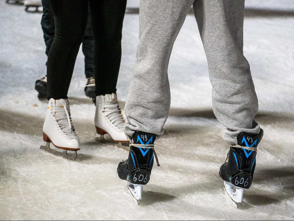 Шоу на льду и бесплатный чай: в Сестрорецком парке 17 января организуют вечернюю программу