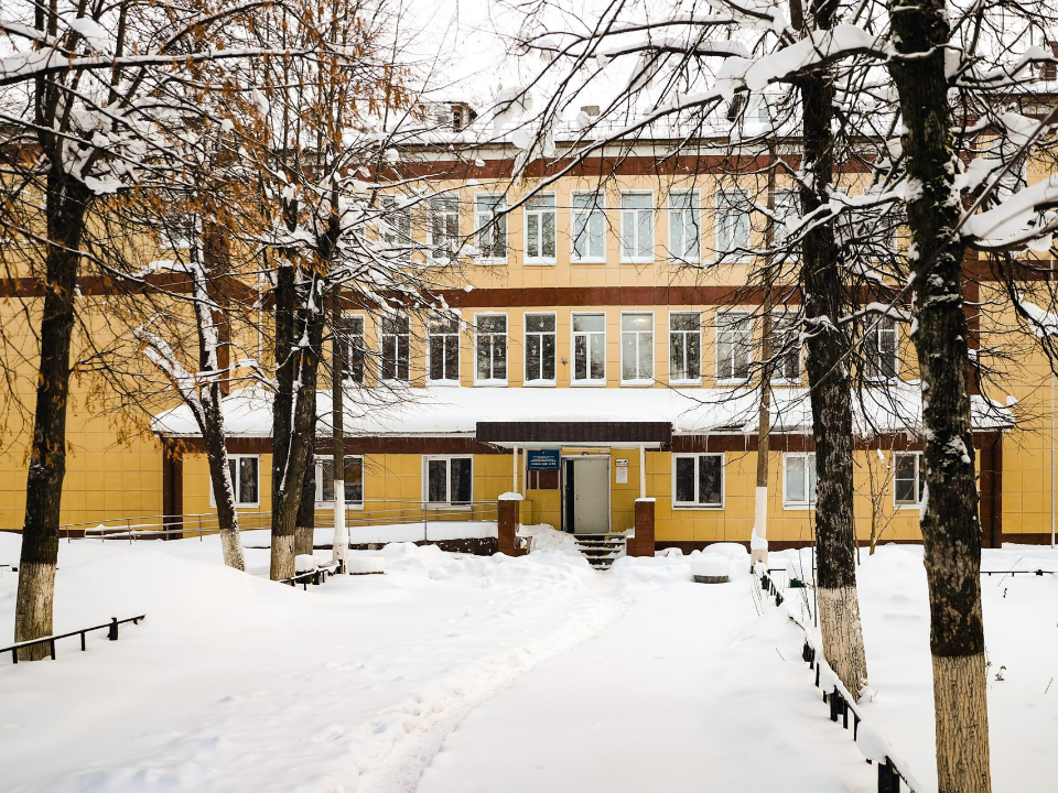 Новый фасад и ускоренные темпы: в Сходне продолжается капремонт гимназии №23