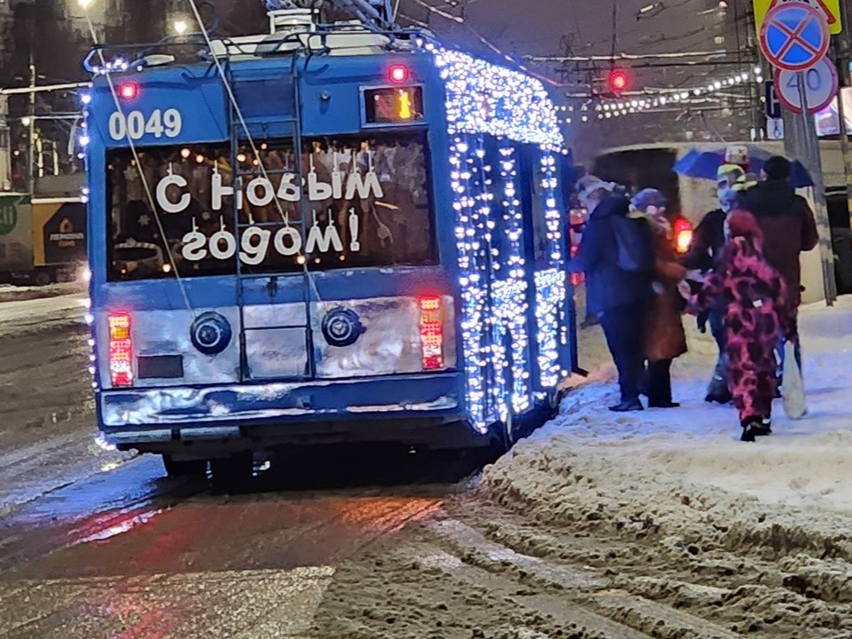 На Рождество автобусы до ж/д станций и метро будут курсировать до 3 часов утра