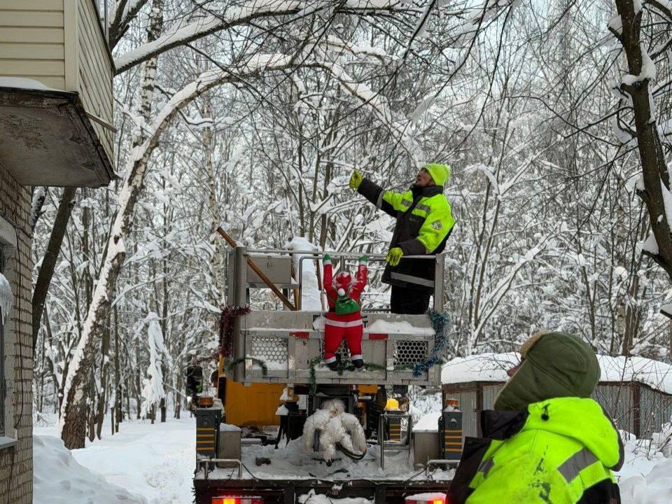 Ледяной снаряд над головой: кто должен защищать жителей Подмосковья от опасных сосулек и куда жаловаться на бездействие
