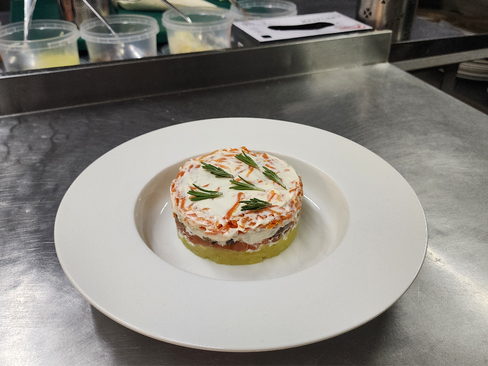 Врач из Щелкова объяснила, сколько часов можно хранить салаты