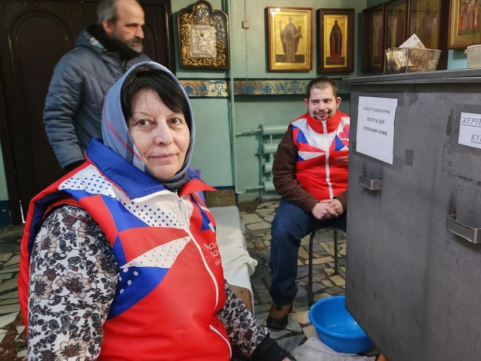 И воду налить, и свечи зажечь: о своей роли в празднике поведала дежурная храма