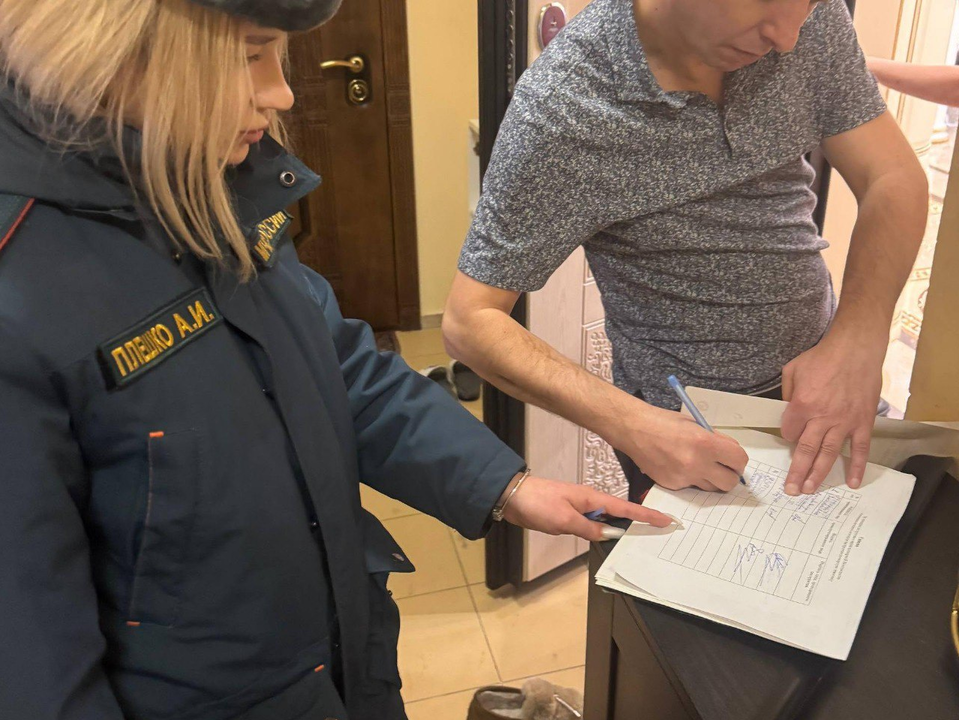 Специалисты МЧС проверили безопасность в домах многодетных реутовчан