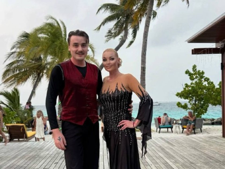 «Секс хорош везде»: спутник Волочковой раскрыл подробности отдыха на Мальдивах