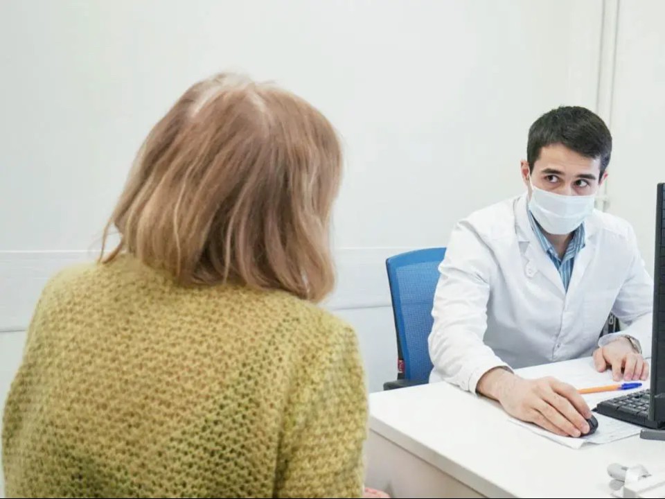 Бесплатно для всех возрастов: какие обследования можно пройти по ОМС с 2026 года