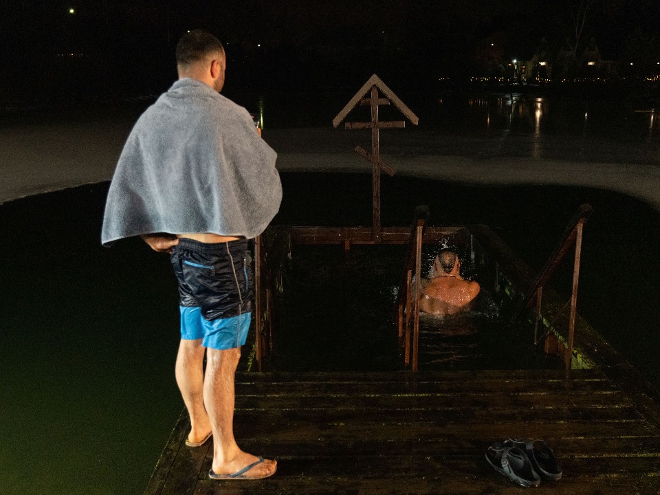 Купание без риска: жителям Подмосковья напомнили о запретах в Крещение