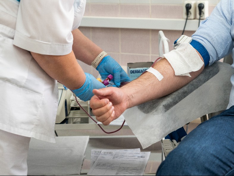 Больницы Подмосковья ждут доноров: какие группы крови нужны и куда идти