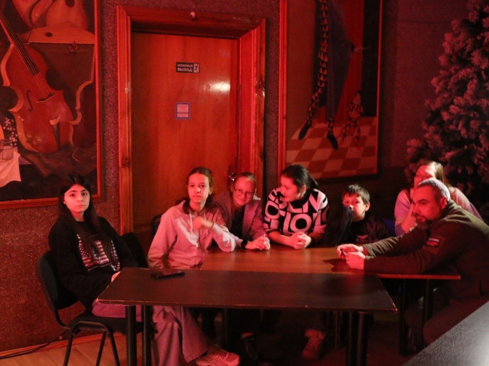 На веселом алиби-квизе в Бронницах вспоминали новогоднее кино, книги и музыку