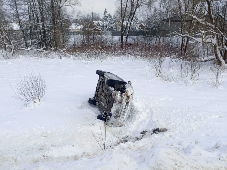 Кувырок на обочине: история ДТП в Ступине, где главное — что все остались живы — подробности от первых лиц