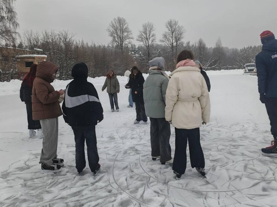Необычный урок физкультуры: как студенты-дизайнеры колледжа «Энергия» превратили каток в спортивный класс