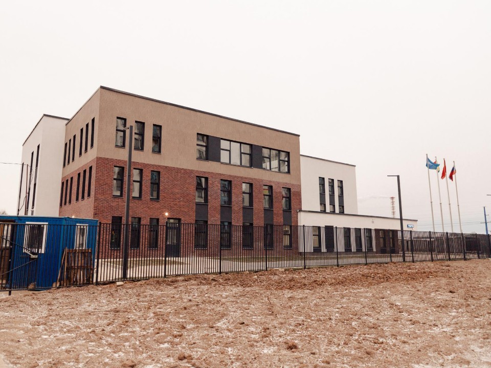 С заботой о подрастающем поколении: строительство очередного детсада в Домодедове вышло на финишную прямую