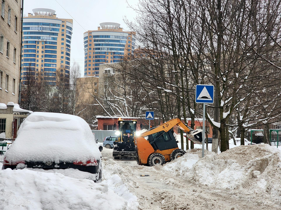 Циклон «Фрэнсис»: реутовские коммунальщики продолжают расчищать город после снежного вихря
