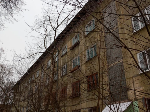 Работы по кровле в доме на улице Корсакова завершат до 23 января