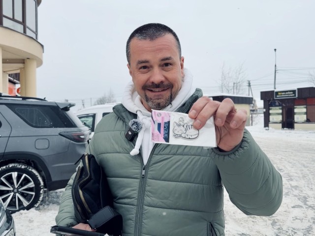 «Эта акция подняла мне настроение»: в Раменском водителям дарили светоотражающих котят