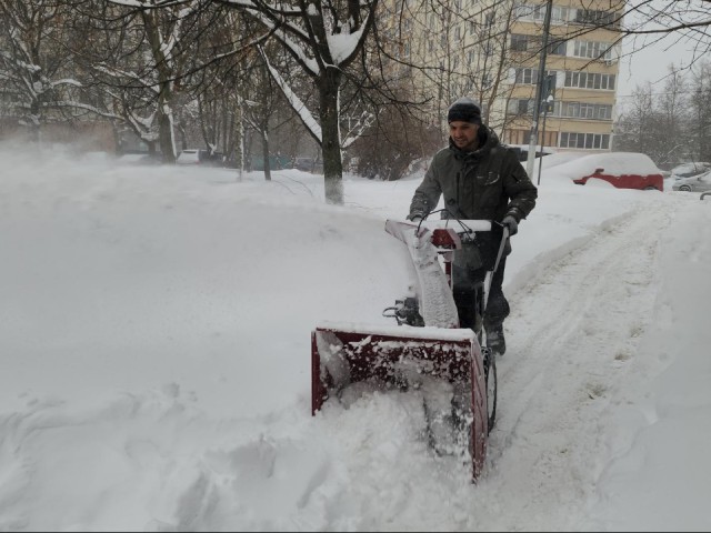 Коммунальные службы Красногорска продолжают работать в усиленном режиме