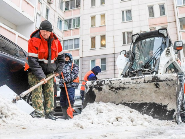 Снегоуборочный марафон: по каким адресам будут работать дорожно-коммунальные службы Красногорска 15 января