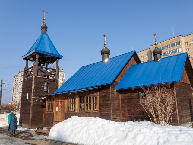 Тыл — фронту: храм иконы Божией Матери «Державная» собирает вязаные вещи и технику для солдат