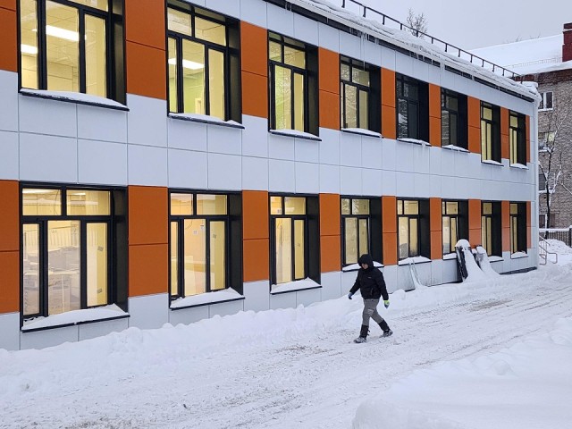 Плитка к плитке: в детском саду на улице Ильича завершают внутреннюю отделку