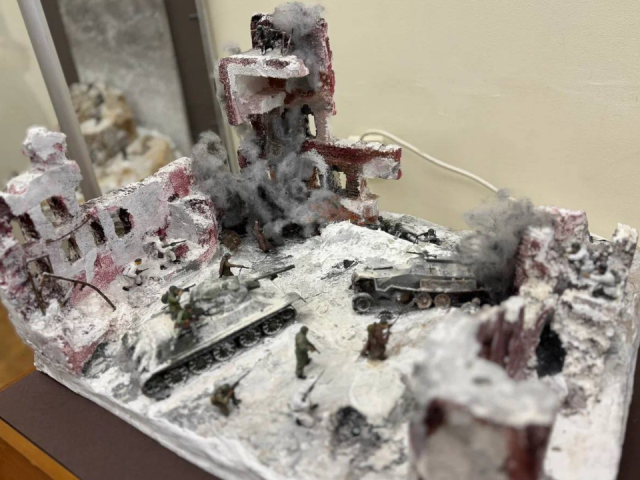 Путешествие в эпоху Великой Победы: уникальная выставка моделей и диорам открылась в Можайске