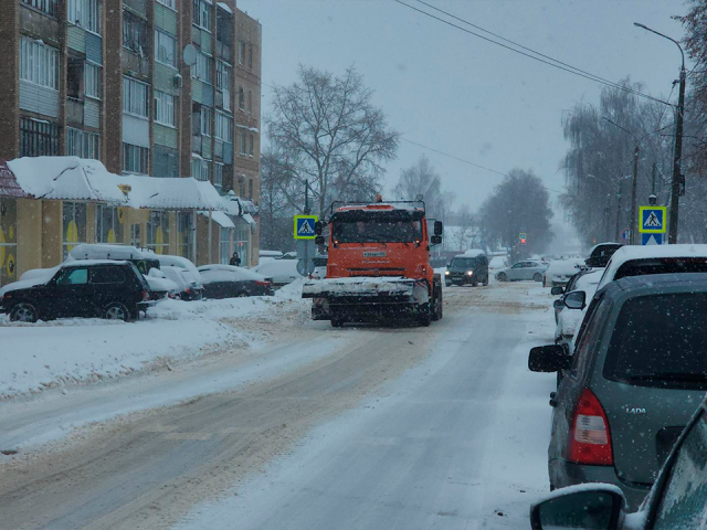 Снова за лопаты: циклон «Фрэнсис» передал зарайцам последний снежный привет