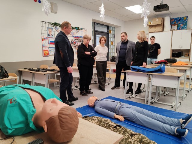 От сердечно-легочной реанимации до дронов: чему обучат на уроках по безопасности в школе