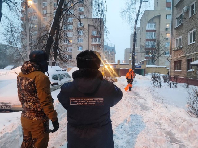Сугробов стало меньше: в Подмосковье круглосуточно ликвидируют последствия снегопада