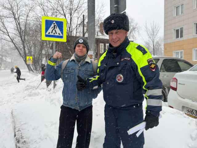 Госавтоинспекторы Красногорска в непогоду помогают избежать опасности