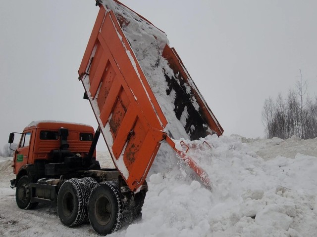 Куда увозят снег в Клину: полигон на Ильинской Слободке работает круглосуточно