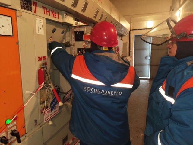 Ремонт оборудования: как специалисты «Мособлэнерго» обеспечили бесперебойную подачу электричества в Котельниках