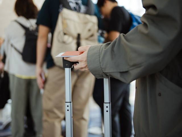 Не испорти отпуск еще в аэропорту: какая одежда срабатывает как «сигнал тревоги» для сканеров безопасности