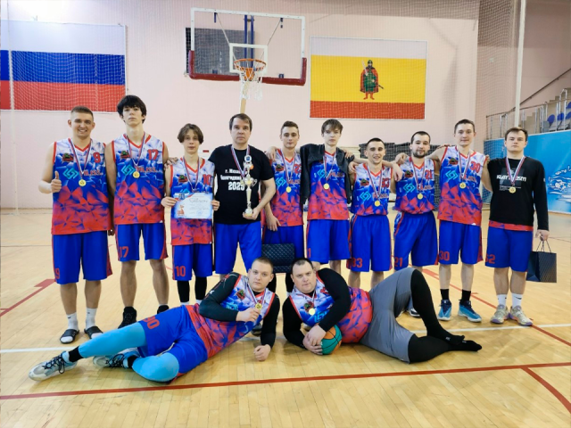 Зарайцы выиграли «Новогодний кубок» по баскетболу у рязанцев в Михайлове