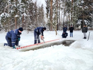 На Кратовском озере готовят купель для крещенских омовений