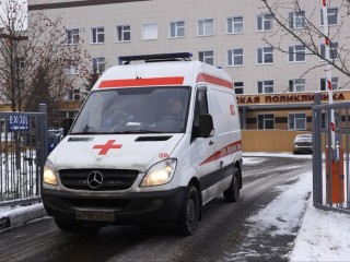 Скорая с ребенком: «Мерседес» не пропустил машину медиков и что теперь будет