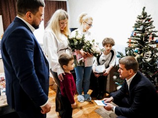 Новогодняя мечта для двоюродного брата: глава округа помог исполнить желание школьника из Шатурторфа