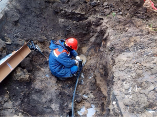 Энергетики усилили защиту домов: как перемычка между зданиями страхует 100 человек от проблем с электричеством