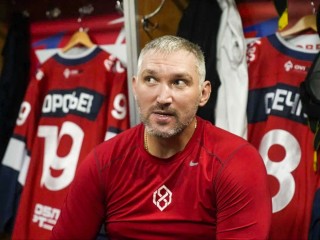 Шайба с автографом Овечкина ждет: как поучаствовать в новогоднем конкурсе